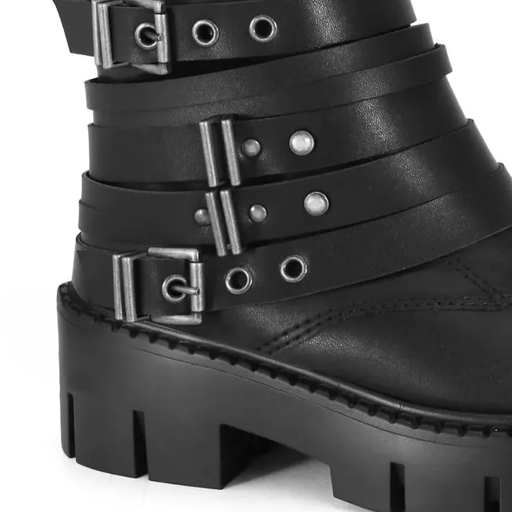 Bota feminina Ramarim coturno cano baixo preta vista frontal